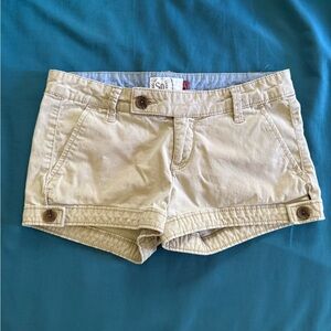 SO Tan Cargo Shorts with Classic Design